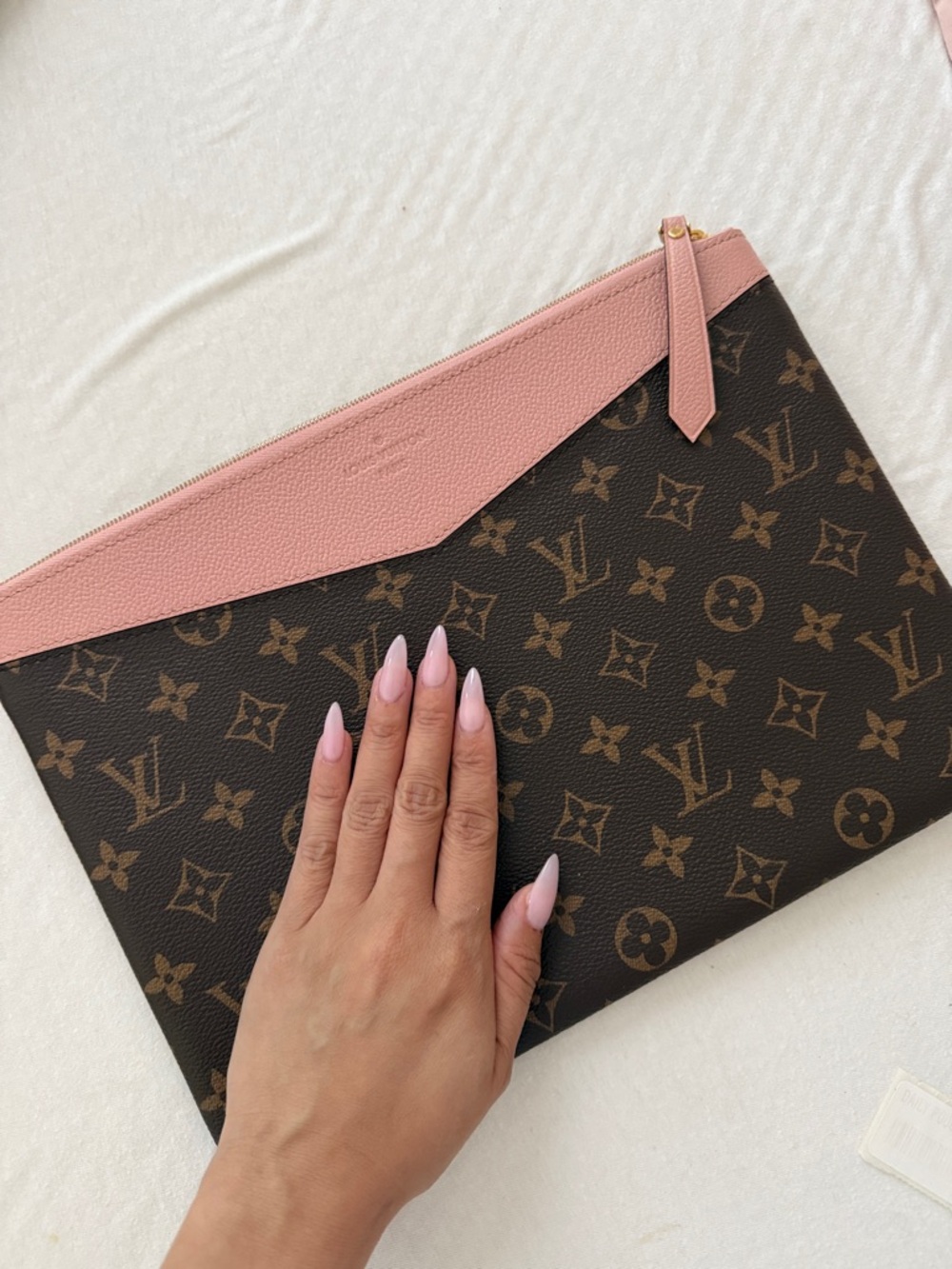 Louis Vuitton Brown Monogram Clutch with Pink Trim - Picture 4 of 5